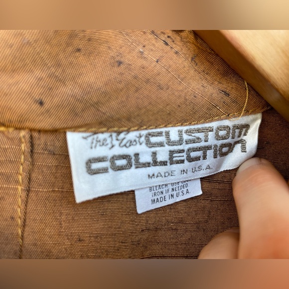 The 1 East Custom Collection Vintage Blouse - Picture 5 of 13